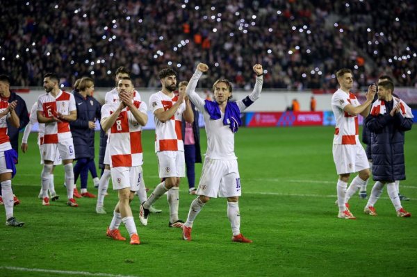 佩里西奇传射迈尼昂扑点 克罗地亚主场2-0法国占先机